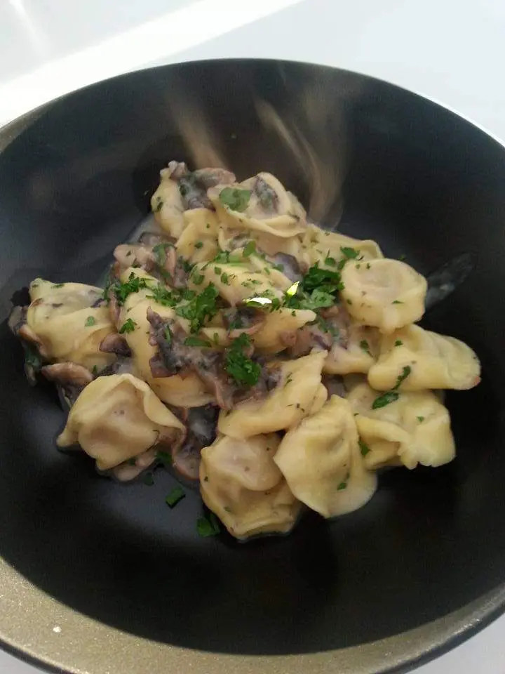 Tortelini prosciutto crudo aux champignons, La cuisine de Laude