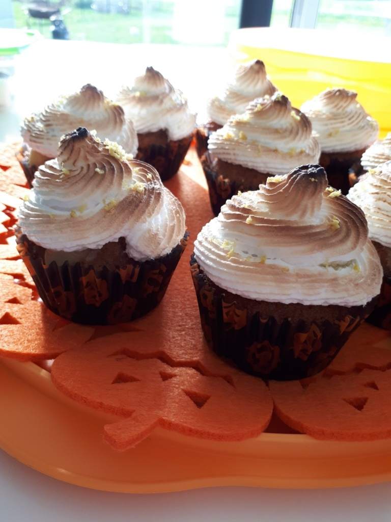 Cupcake citron meringué e1541334762503, La cuisine de Laude Cupcake citron meringué e1541334762503, La cuisine de Laude