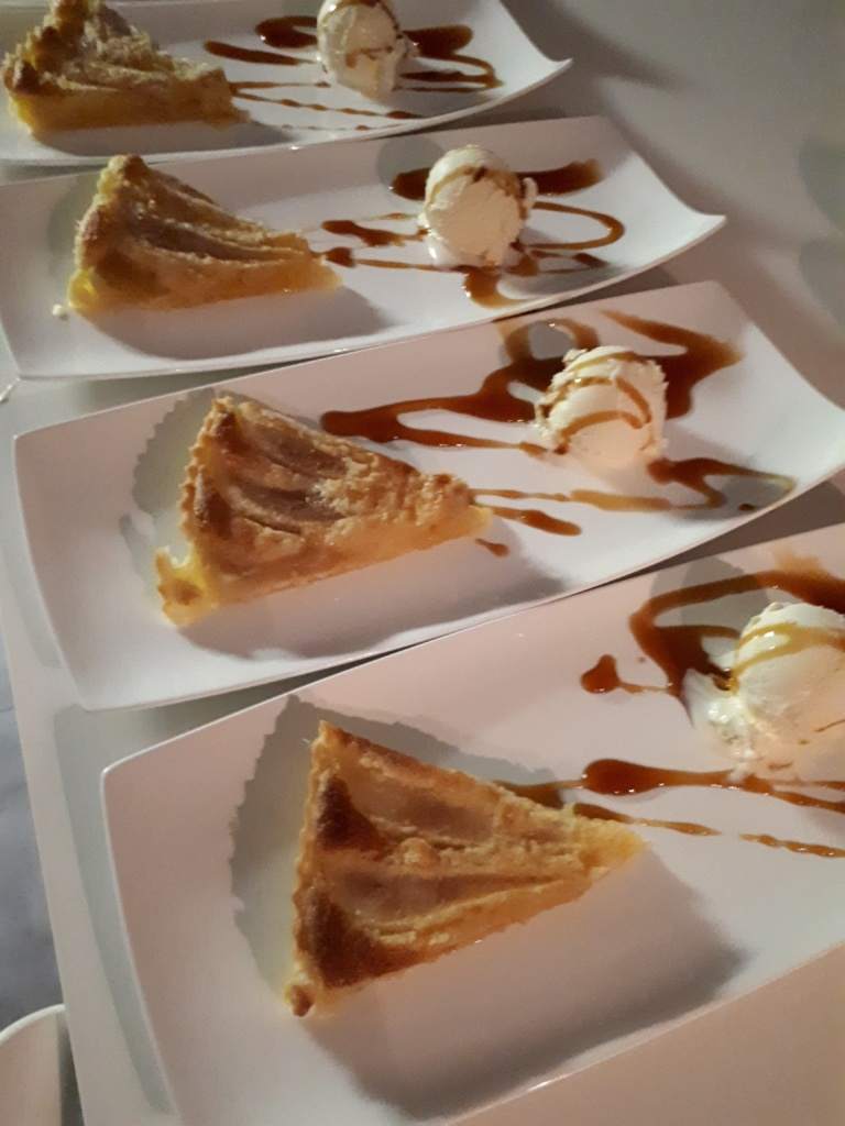 Tarte poires frangipane glace e1541842902818, La cuisine de Laude Tarte poires frangipane glace e1541842902818, La cuisine de Laude