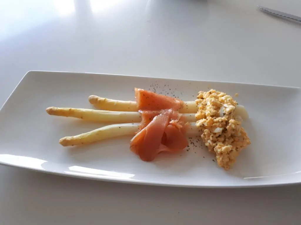 asperges, La cuisine de Laude
